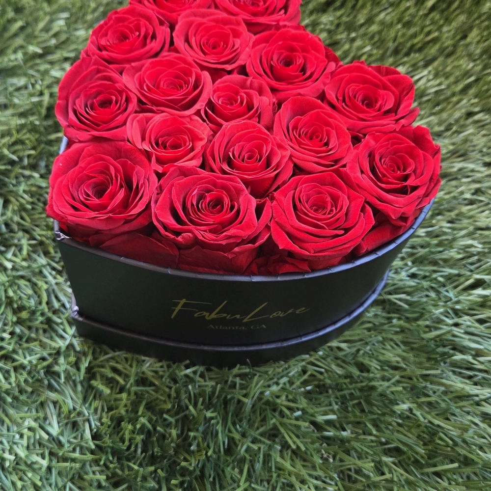 Eternal ROSES Heart-Shaped Box For Gifting - Picture 4 of 9
